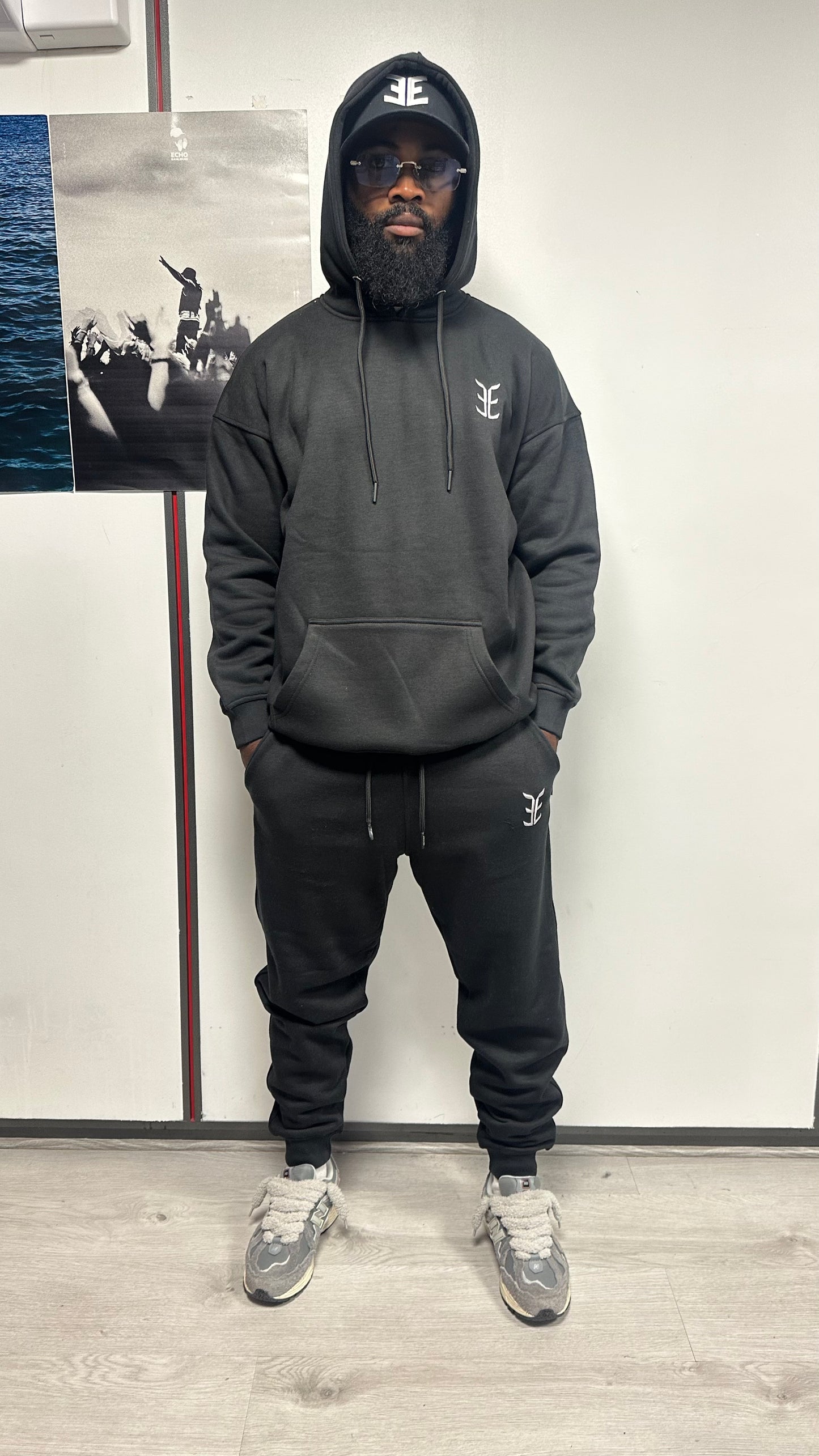 Jogging pants with logo